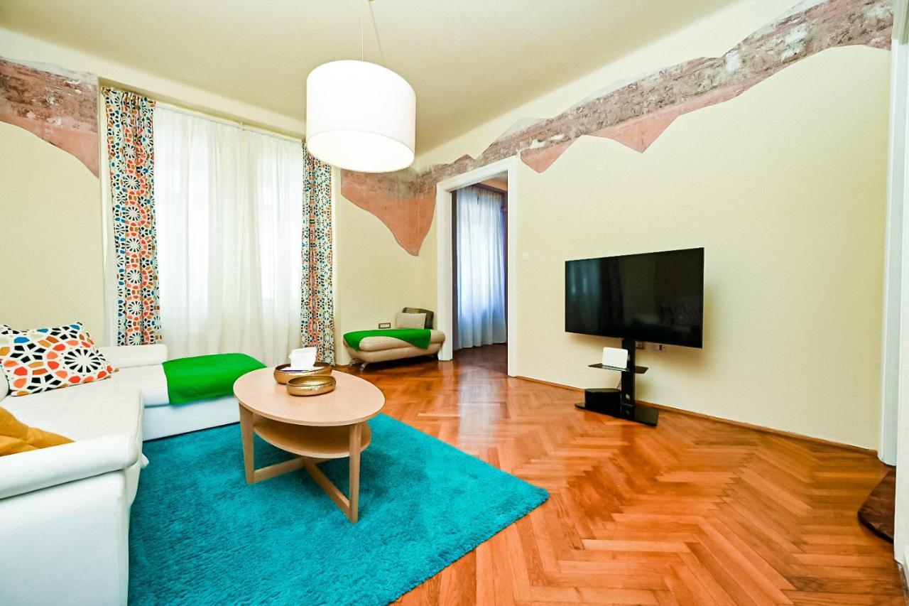 '2R' City Center Holidays And Workstays Риека Экстерьер фото