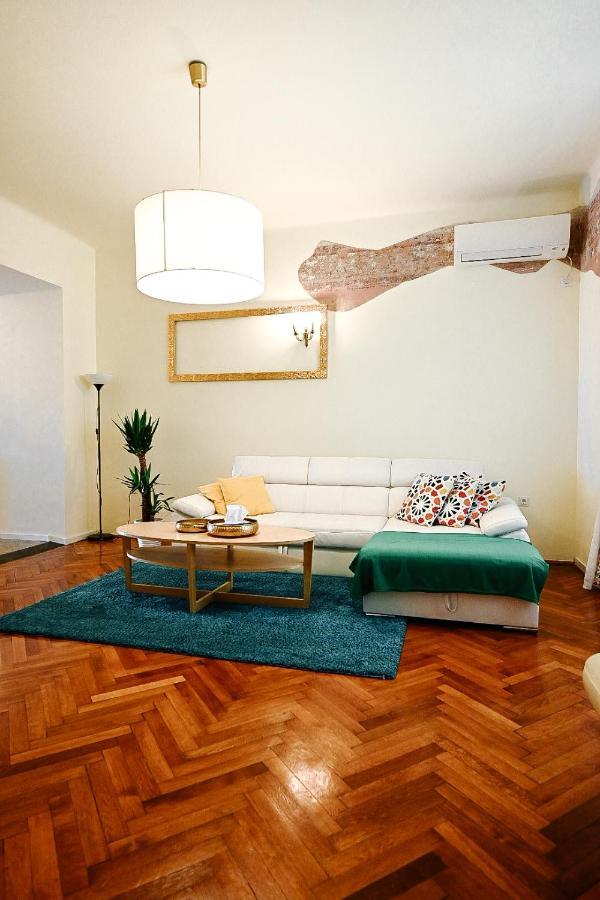 '2R' City Center Holidays And Workstays Риека Экстерьер фото
