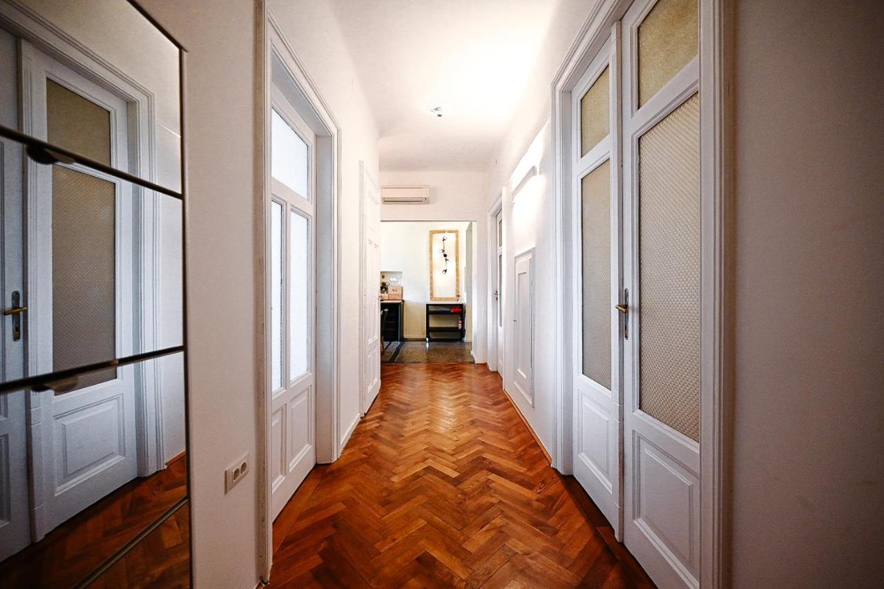 '2R' City Center Holidays And Workstays Риека Экстерьер фото